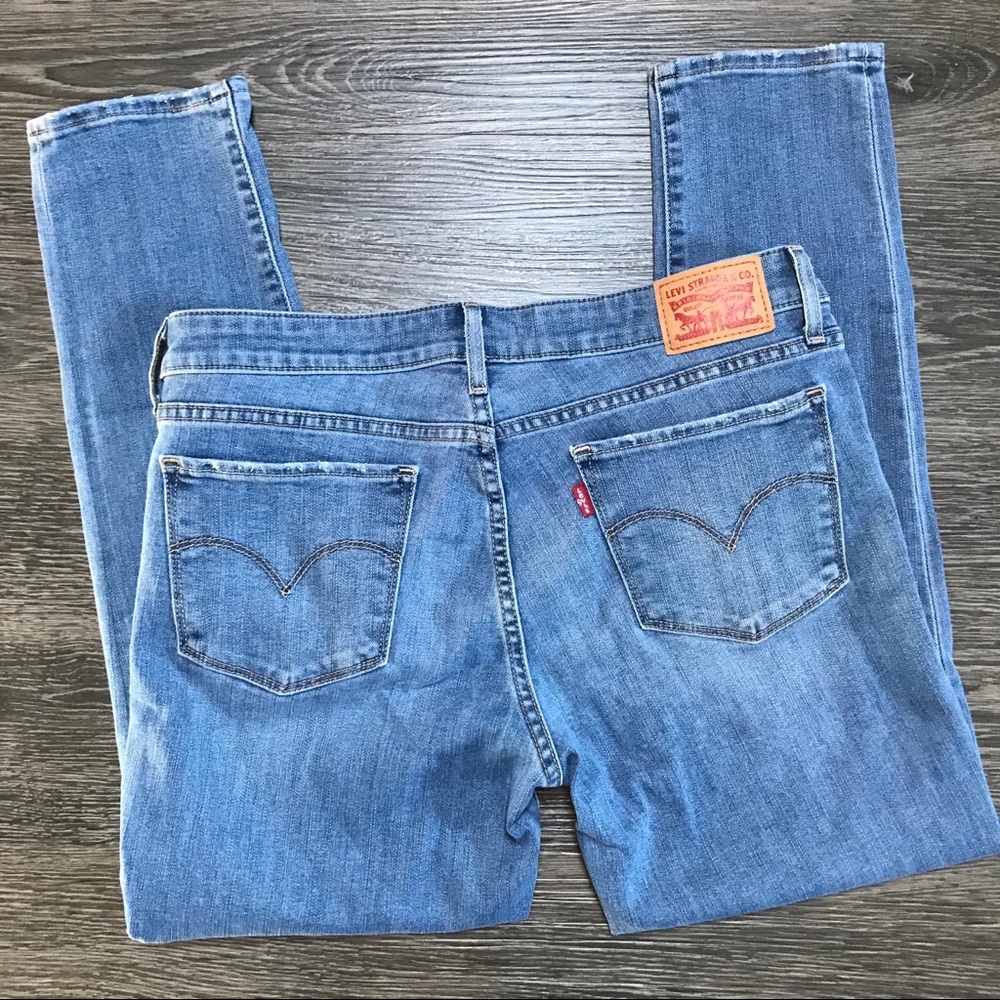 Levi’s 711 distressed skinny jeans